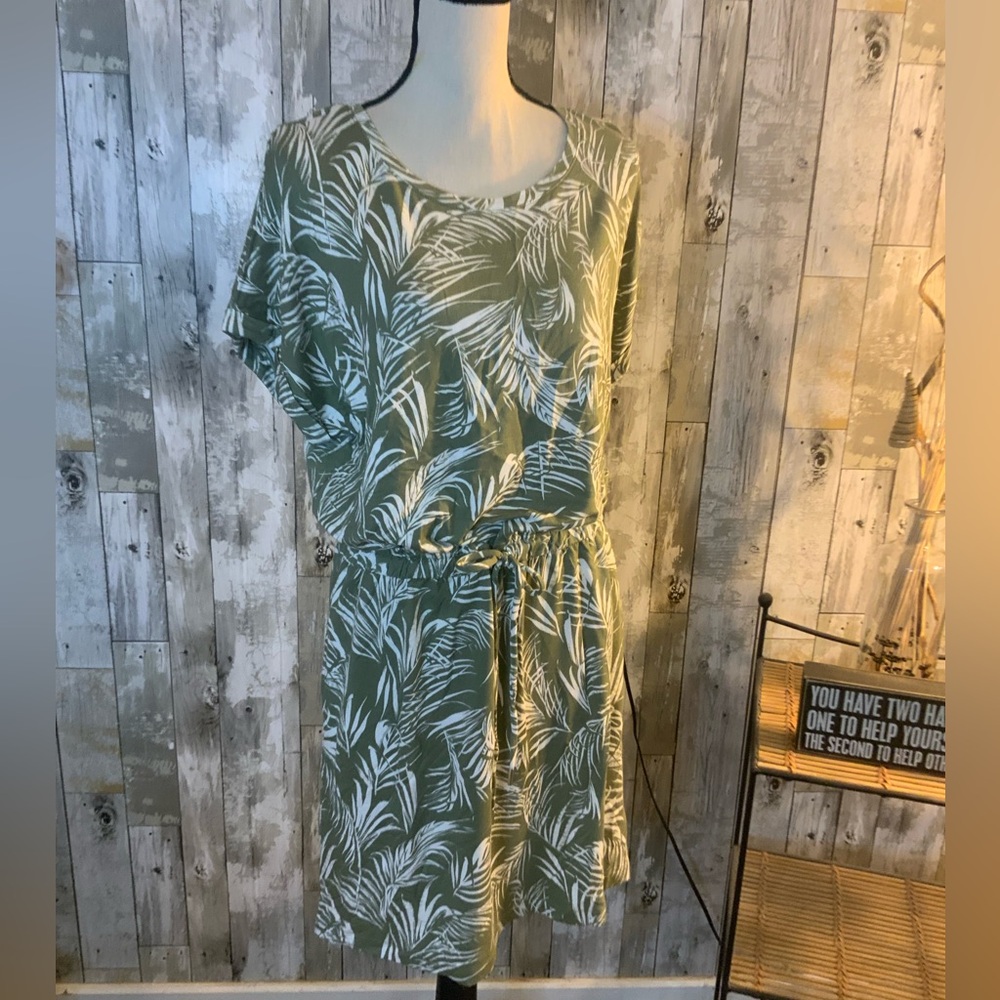 Hilary Radley Gray and White Pullover Dress. Size Lg
